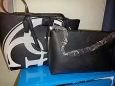 Image of NEW GUESS VIKKI 2-in-1 Reversible Black Tote Handbag & Removable Pouch