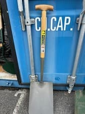 Image of Bulldog Premier 28" Square Mouth Shovel with Ash T-Handle - Green (5202032810)