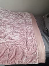 Image of Catherine Lansfield Crushed Velvet Bed Throw