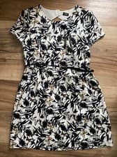 Image of Oasis Dress - Size 16 - Back Keyhole Detail
