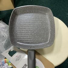 Image of Tower T80336 Forged Aluminium Ceramic Coated Grill Pan 25cm **TIP BROKEN**