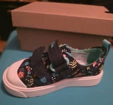 Image of Clarks City Bright T Toddler Canvas Shoe Trainers Navy Size 4 G NEW