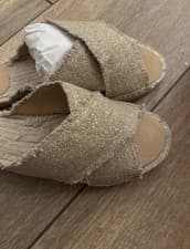 Image of New Castaner  Palmera Flat Espadrilles UK7 Linen Sandals in Gold 