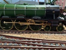 Image of HORNBY GOLD R2146 LNER 4-6-2 CLASS A3 FLYING SCOTSMAN OO GOLD MILLENIUM EDITION