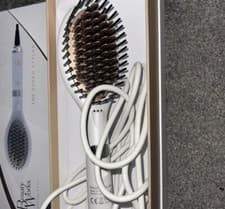 Image of hair straightening brush