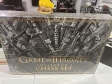 Image of Game of Thrones Collector's Chess Set | Collectible 32 Sculpt Chess Pieces GOT