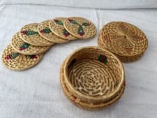 Image of Vtg MCM Hand Woven Small Seagrass Nesting Basket With Lid 6 Round Coasters Boho