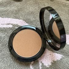 Image of Bobbi Brown Illuminating Bronzing Powder Shade Bali Brown New w/out box!
