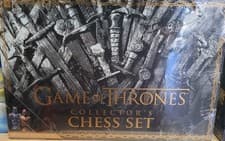 Image of Game of Thrones Collector's Chess Set, Collectible 32 Sculpt Chess Pieces *NEW*