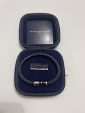 Image of Tommy Hilfiger 2790294 Men’s Leather Bracelet Blue With Zip Case - BNIB