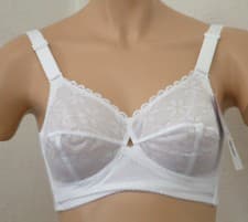 Image of Berlei Solutions B510 Classic Support Lace Soft Full Cup Bra, White, Black, Nude