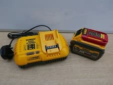 Image of DeWalt DCB118 54V 18V Fast Charger 240v + DCB546 6 ah xr Flexvolt Battery