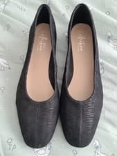 Image of Ladies Clarks Chia Violet Ballet Style Shoe. Size 5. Fit D