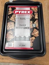 Image of Pyrex Baking Tray With Handle BNWT