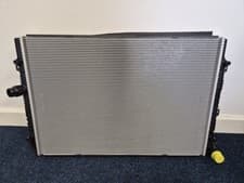 Image of Engine Cooling Radiator Fits Skoda Yeti VW Beetle Caddy Golf Jetta VALEO 735629