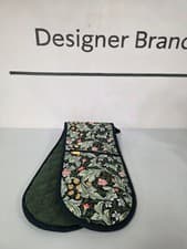 Image of V&A William Morris Leicester Print Organic Cotton Oven Gloves Green