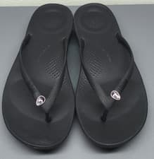 Image of FitFlop IQUSHION Ergonomic arch support black gemstone sandals Flip Flops size 4