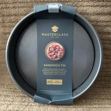 Image of MasterClass Non-Stick 20cm Loose Base Sandwich Pan