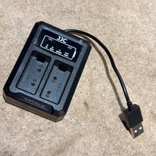 Image of New USB Battery Charger Fujifilm NP-W126 W126s BC-W126 X-T100 X-T200 X-T30 II
