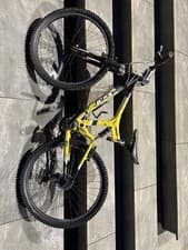 Image of GT XCR 4000 Classic 1999 Yelllow. Mountain bike with full suspension 27 speed.
