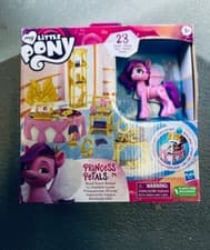 Image of My Little Pony Princess Petals Royal Room Water Reveal Playset 23 Pieces