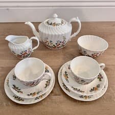 Image of Aynsley COTTAGE GARDEN Tea Set For 2 - Teapot Creamer Sugar Cups Plates NWT Vtg