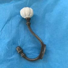Image of VINTAGE STYLE CLASSIC CAST IRON COAT HOOKS SHABBY DISTRESSED, LONDON SW1 HOOKS