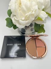 Image of Bobbi Brown Face & Cheek Palette - Light ( Bronzing Powder / Blush )