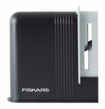 Image of Fiskars Scissor Sharpener – Right Handed Blade Maintenance Tool