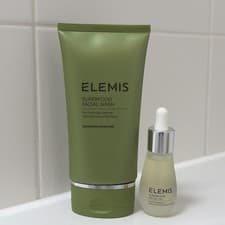 Image of Elemis Superfood facial oil (15ml) and facial wash (150 ml)