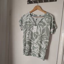Image of WHITE STUFF NELLY NOTCH NECK TEE GREEN (443901 ) SIZE 10 NEW WITH TAGS ON