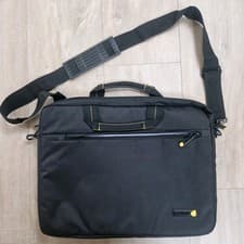 Image of Tech Air 15.6 Inch Laptop Briefcase Bag with shoulder strap. Brand New. TANZ0140