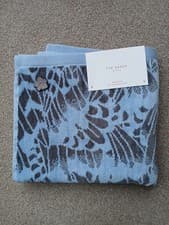 Image of CLEARANCE NEW TED BAKER "FEATHERS" 100% COTTON VELOUR BLUE HAND TOWEL 50X90