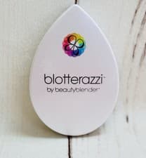 Image of NWOB Beautyblender Blotterazzi: Reusable Blotting Pads with Mirrored Compact