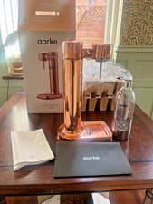 Image of Enjoy sparkling water with the Aarke Carbonator 3