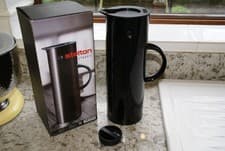 Image of Stelton Gloss Black 1Lt Vacuum Jug.
