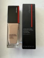 Image of Shiseido SYNCHRO SKIN RADIANT LIFTING Foundation SPF 30 - 150 Lace - RRP £49