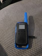 Image of 1 x Motorola T62 Two Way Radio Walkie Talkie Blue 8KM PMR446 Licence Free Quad