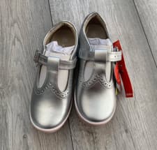 Image of Kickers girls shoes size 29