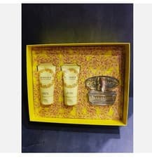 Image of Versace Yellow Diamond Womens Gift Set 50ml edt, lotion & shower gel New❤❤️