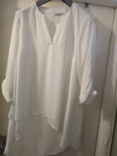 Image of EVANS white tunic top.size 18.BNWT