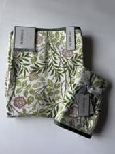 Image of BNWT William Morris Green Pink White Sweet Briar Bath Hand Towel Set