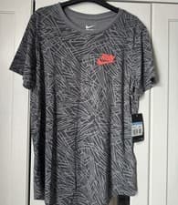 Image of Nike Women’s T-shirt Size Medium