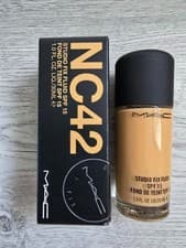 Image of MAC Studio Fix Fluid SPF15 | NC42 | 30ml/1fl.oz | New Boxed 💯 Authentic