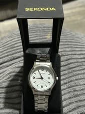 Image of Sekonda 3729 Men’s Basic Dated White Dial stainless Steel BraceBracelet Watch.