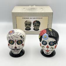 Image of Cracker Barrel Sugar Skull Salt Pepper Shaker Set Day Of The Dead NIB Halloween