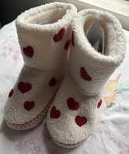 Image of Accessorize White Heart Fur Lined Boot Slippers - Size Medium (5-6) BNWT