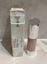 Image of Clinique chubby stick sculpting hightlight Illuminator 01 Hefty Highlight 3.6g⭐️