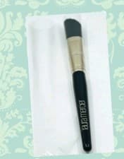 Image of Laura Mercier Angled Cheek Contour Brush New