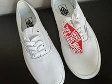 Image of NWT - Vans Authentic True White Canvas Skate Shoes Unisex Adult Sneakers M8/W9.5